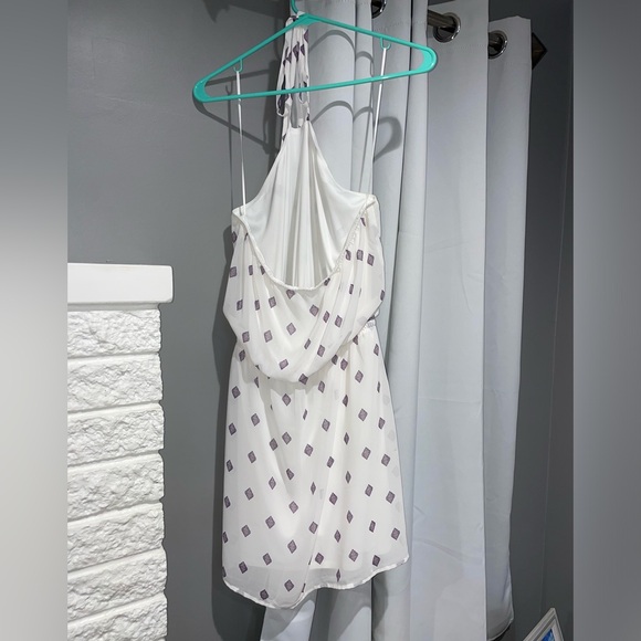 Express Dress🤍 - Picture 3 of 7